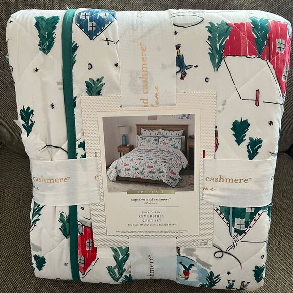Cupcakes and Cashmere Cabin 3- Piece Full/Queen Quilt Set